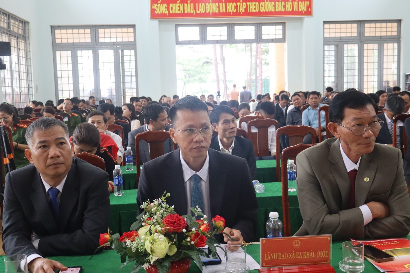 Xã Ea Khăl: Lễ công bố Nghị quyết, Quyết định của Trung ương và địa phương về sáp nhập đơn vị hành chính, chỉ định cấp ủy, HĐND, UBND, MTTQ các cấp